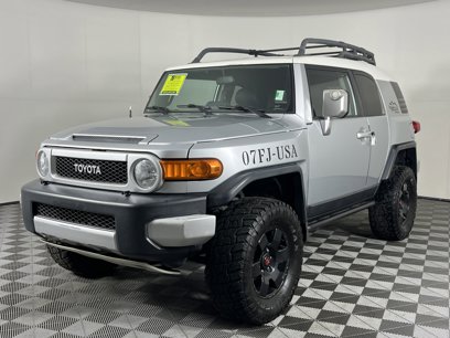 Used 2007 Toyota FJ Cruiser 4WD w/ Upgrade Pkg 2