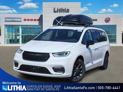 New 2025 Chrysler Pacifica Select w/ Fav Edition Package