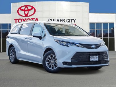 New 2025 Toyota Sienna LE
