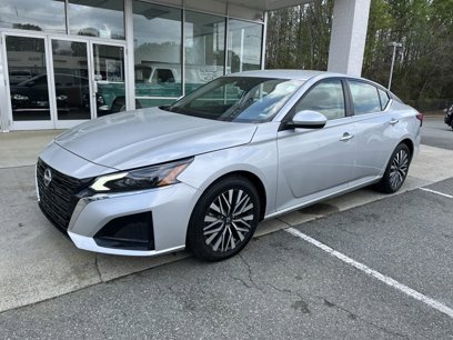 Used 2023 Nissan Altima 2.5 SV