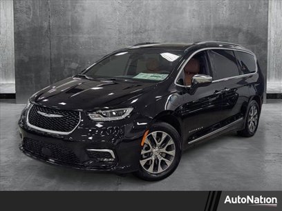 Used 2024 Chrysler Pacifica Pinnacle
