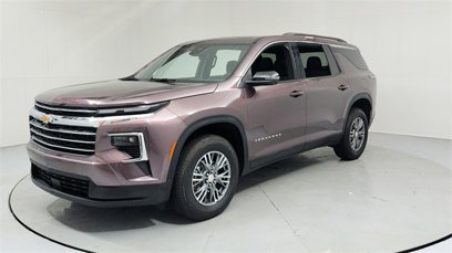 Used 2024 Chevrolet Traverse LT