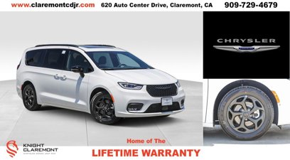 New 2025 Chrysler Pacifica Premium