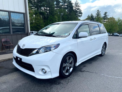 Used 2014 Toyota Sienna SE