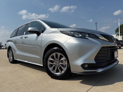 Used 2025 Toyota Sienna XLE w/ XLE Plus Package