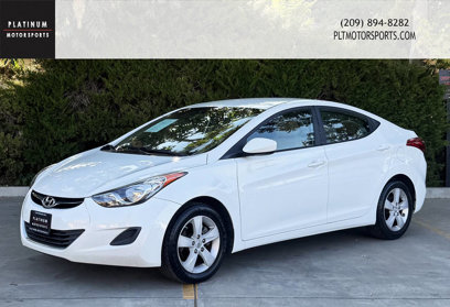Used 2011 Hyundai Elantra GLS w/ Navigation Pkg 4