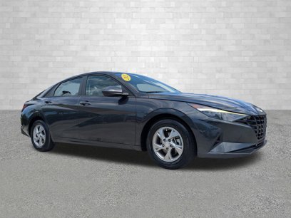 Used 2021 Hyundai Elantra SE w/ Preferred Accessory Package