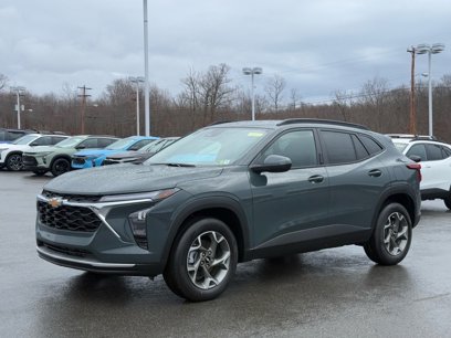 New 2025 Chevrolet Trax LT w/ Driver Confidence Package
