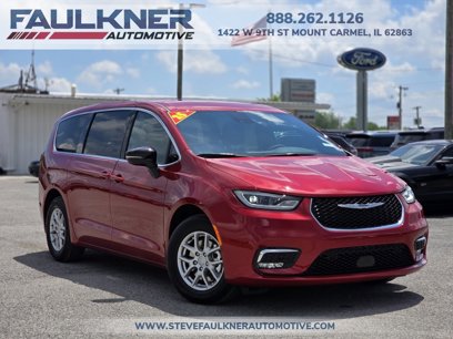 New 2025 Chrysler Pacifica Select