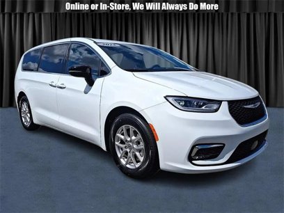 Certified 2025 Chrysler Pacifica Select