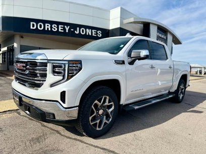 New 2025 GMC Sierra 1500 SLT
