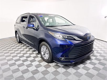 Used 2025 Toyota Sienna XLE