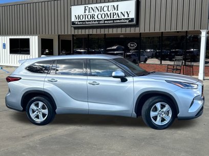 Used 2021 Toyota Highlander LE