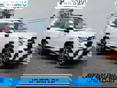 New 2024 Subaru Ascent Limited w/ Technology Package