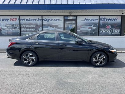 New 2025 Hyundai Elantra SEL
