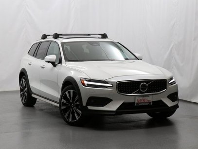 Used 2024 Volvo V60 B5 Cross Country Ultimate w/ Protection Package Premier