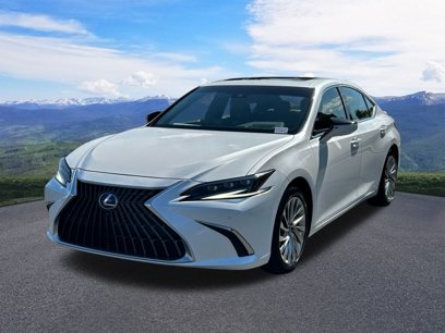 Used 2022 Lexus ES 300h w/ Luxury Package