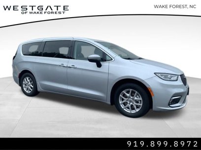 Used 2023 Chrysler Pacifica Touring-L