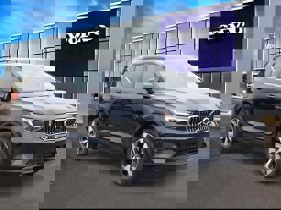 New 2025 Volvo XC40 B5 Plus w/ Protection Package Premier