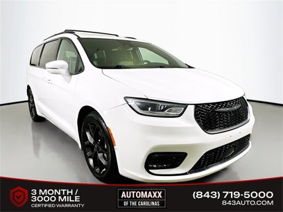 Used 2022 Chrysler Pacifica Limited w/ S Appearance Package