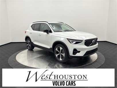 New 2025 Volvo XC40 B5 Plus w/ Protection Package Premier