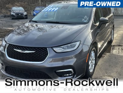 Used 2023 Chrysler Pacifica Touring-L