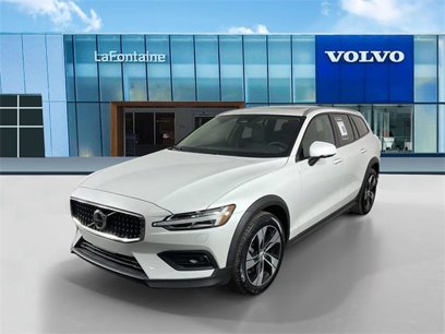 Certified 2023 Volvo V60 B5 Cross Country Plus
