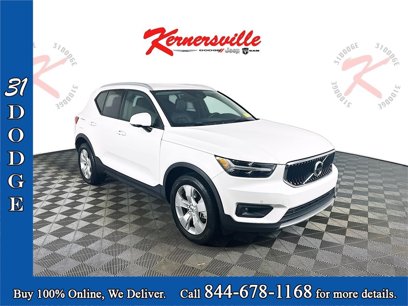 Used 2022 Volvo XC40 T4 Momentum