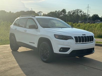 Used 2023 Jeep Cherokee Altitude Lux