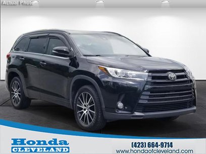 Used 2017 Toyota Highlander SE