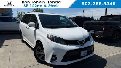 Used 2020 Toyota Sienna SE