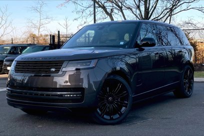 New 2025 Land Rover Range Rover Long Wheelbase SE