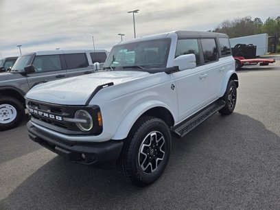 New 2025 Ford Bronco Outer Banks