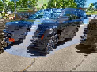 New 2025 Jeep Grand Cherokee L Altitude