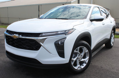 Used 2025 Chevrolet Trax LS w/ LS Convenience Package