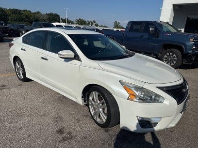 Used 2013 Nissan Altima 3.5 SL w/ Technology Pkg