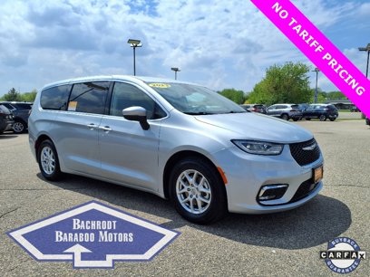 Used 2023 Chrysler Pacifica Touring-L