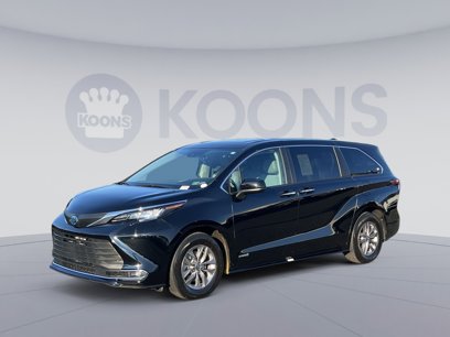 Used 2021 Toyota Sienna XLE