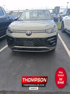 Used 2025 Volkswagen Tiguan SE R-Line