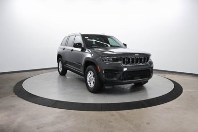New 2025 Jeep Grand Cherokee Laredo