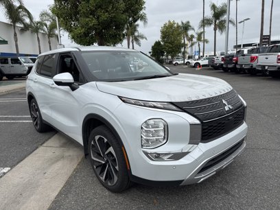 Used 2023 Mitsubishi Outlander SE
