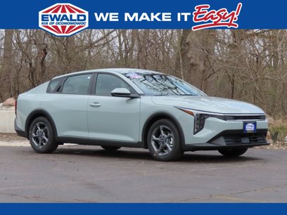 New 2025 Kia K4 LXS