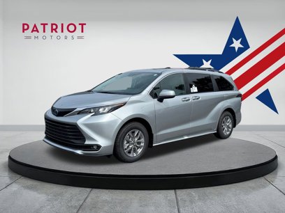 New 2025 Toyota Sienna XLE