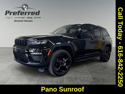 Used 2024 Jeep Grand Cherokee Limited w/ Black Appearance Package