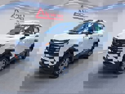 New 2025 Nissan Kicks S
