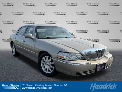 Used 2011 Lincoln Town Car Signature Limited