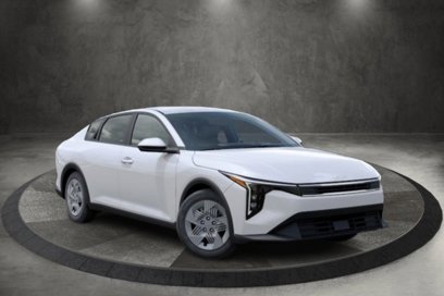 New 2025 Kia K4 LX