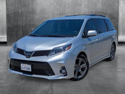 Used 2019 Toyota Sienna SE