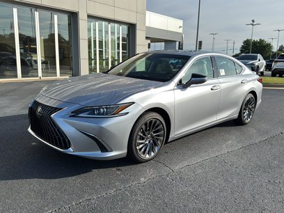 New 2025 Lexus ES 300h w/ Luxury Package