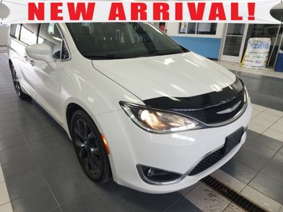 Used 2017 Chrysler Pacifica Touring-L Plus
